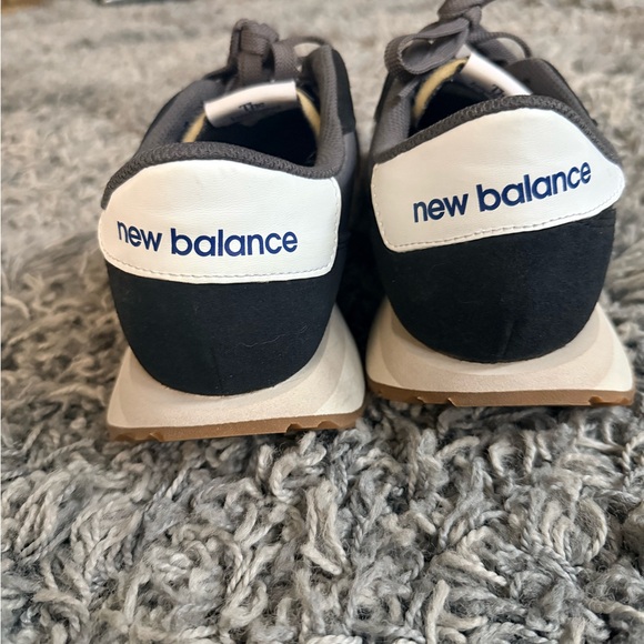 New Balance 237 - Picture 4 of 8